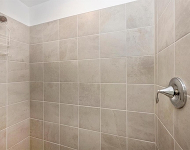 12240 Wellen Golf Street - Photo Thumbnail 31