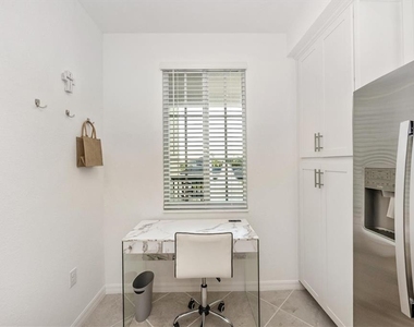 12240 Wellen Golf Street - Photo Thumbnail 8