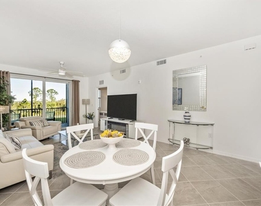 12240 Wellen Golf Street - Photo Thumbnail 13