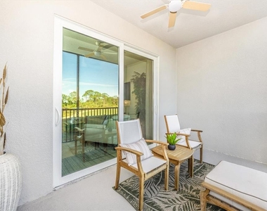12240 Wellen Golf Street - Photo Thumbnail 19
