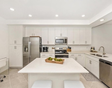 12240 Wellen Golf Street - Photo Thumbnail 4