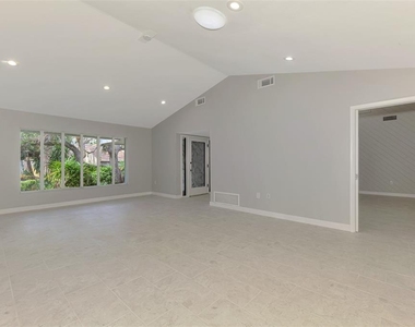 1224 S View Drive - Photo Thumbnail 10