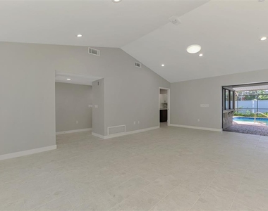 1224 S View Drive - Photo Thumbnail 8