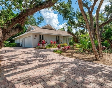 1224 S View Drive - Photo Thumbnail 2