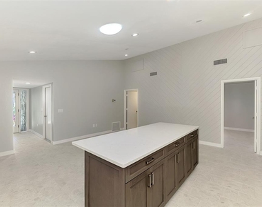 1224 S View Drive - Photo Thumbnail 19