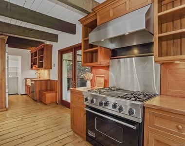 8 Bayberry Ridge Road - Photo Thumbnail 5