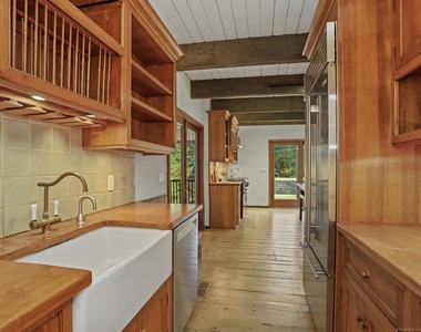 8 Bayberry Ridge Road - Photo Thumbnail 7