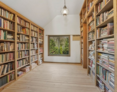 8 Bayberry Ridge Road - Photo Thumbnail 25