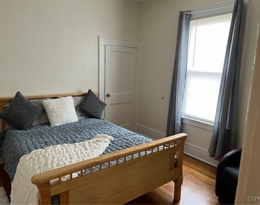 409 Westmoreland Avenue - Photo Thumbnail 5