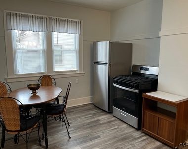 409 Westmoreland Avenue - Photo Thumbnail 2