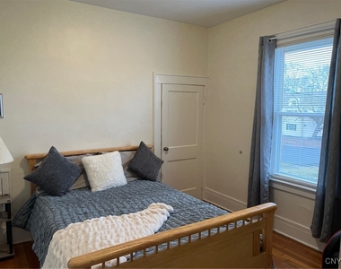 409 Westmoreland Avenue - Photo Thumbnail 3