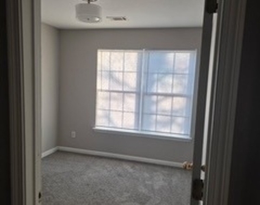 325 Brookview Drive - Photo Thumbnail 4