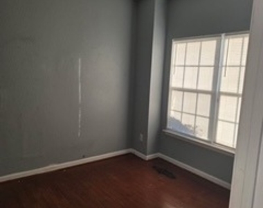 321 Brookview Drive - Photo Thumbnail 11