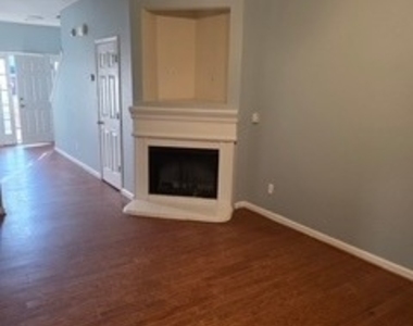 321 Brookview Drive - Photo Thumbnail 9