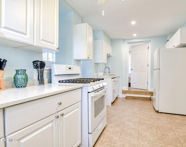 18 Abbott Avenue - Photo Thumbnail 12