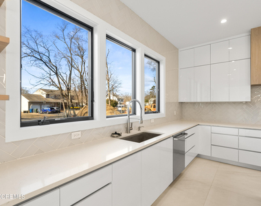 150 Ampere Avenue - Photo Thumbnail 14