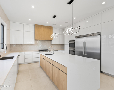150 Ampere Avenue - Photo Thumbnail 15