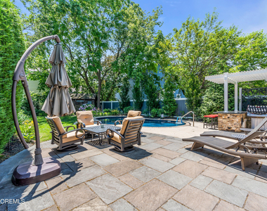 609 15th Avenue - Photo Thumbnail 100