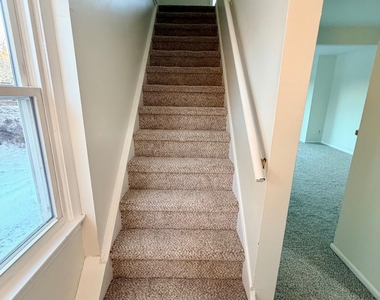 1511 Railroad Avenue - Photo Thumbnail 12