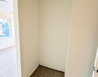 1511 Railroad Avenue - Photo Thumbnail 21