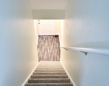 1511 Railroad Avenue - Photo Thumbnail 2
