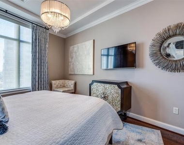 2555 N Pearl Street - Photo Thumbnail 15