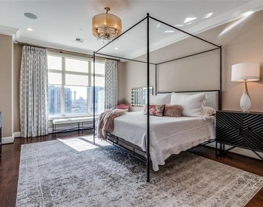 2555 N Pearl Street - Photo Thumbnail 10