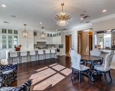 2555 N Pearl Street - Photo Thumbnail 5
