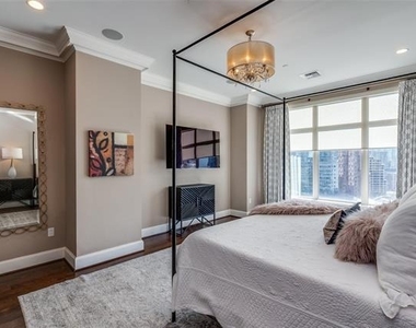 2555 N Pearl Street - Photo Thumbnail 11