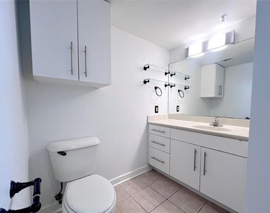 3901 Travis Street - Photo Thumbnail 13