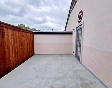 3901 Travis Street - Photo Thumbnail 19