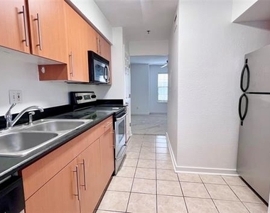 3901 Travis Street - Photo Thumbnail 4