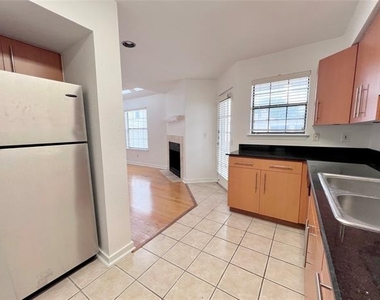 3901 Travis Street - Photo Thumbnail 5