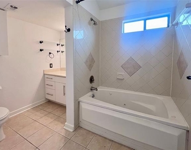 3901 Travis Street - Photo Thumbnail 14