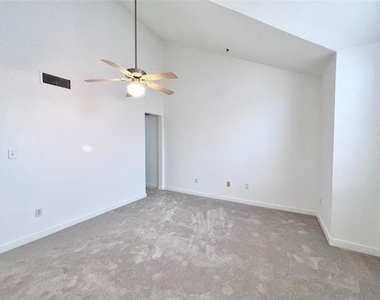 3901 Travis Street - Photo Thumbnail 10