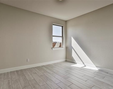 101 Gardenia Drive - Photo Thumbnail 16