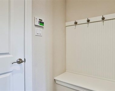101 Gardenia Drive - Photo Thumbnail 18