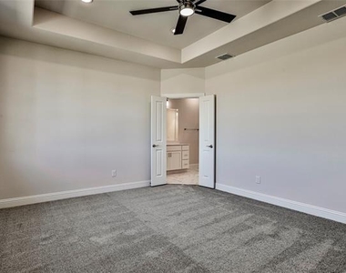 101 Gardenia Drive - Photo Thumbnail 12