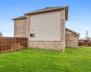 101 Gardenia Drive - Photo Thumbnail 32