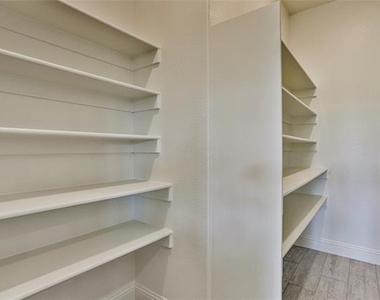 101 Gardenia Drive - Photo Thumbnail 10