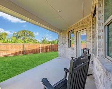 101 Gardenia Drive - Photo Thumbnail 1