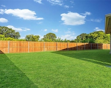 101 Gardenia Drive - Photo Thumbnail 23