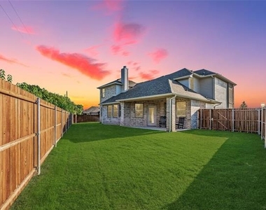101 Gardenia Drive - Photo Thumbnail 24
