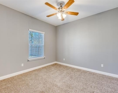 1429 E Odneal Street - Photo Thumbnail 9