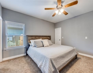 1429 E Odneal Street - Photo Thumbnail 5