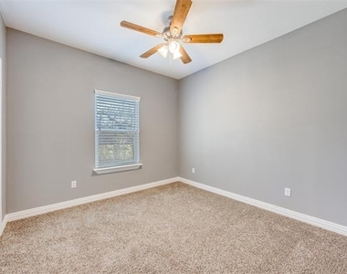 1429 E Odneal Street - Photo Thumbnail 7