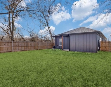 1429 E Odneal Street - Photo Thumbnail 11
