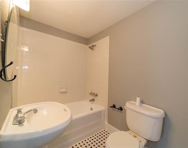 2226 W Rosedale Street S - Photo Thumbnail 9