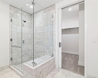 7901 Windrose Avenue - Photo Thumbnail 11