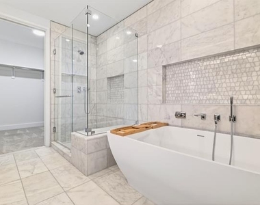 7901 Windrose Avenue - Photo Thumbnail 16